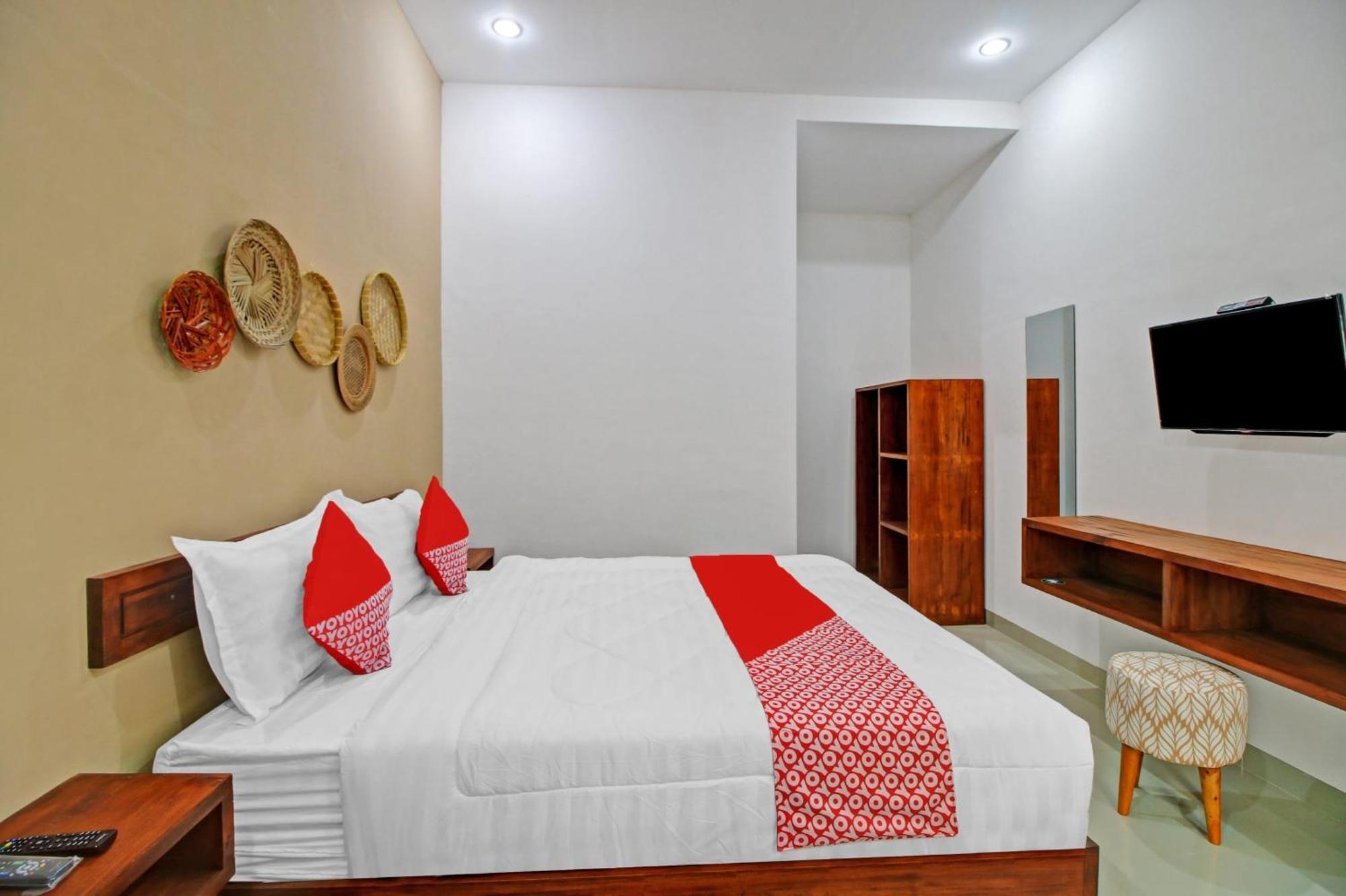 Oyo 90820 Madania Guesthouse Syariah Mataram Ngoại thất bức ảnh
